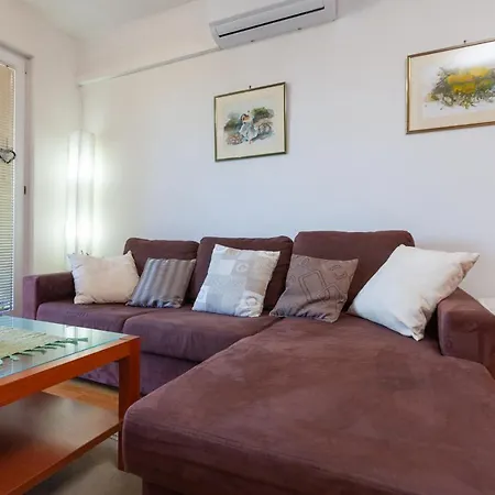 Vlahovic Apartment Makarska