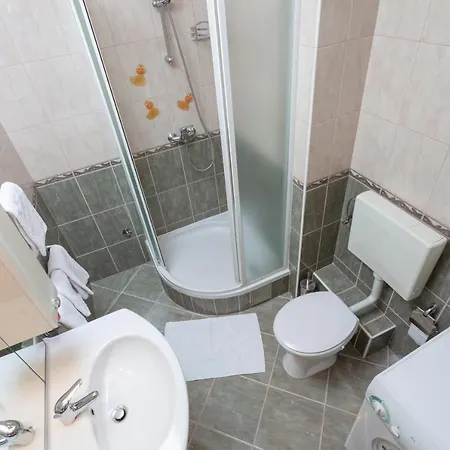 Vlahovic Apartment Makarska