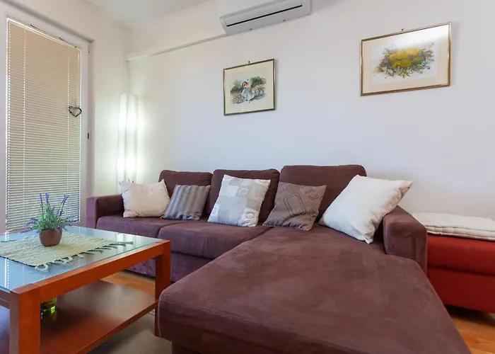 Vlahovic Apartment Makarska