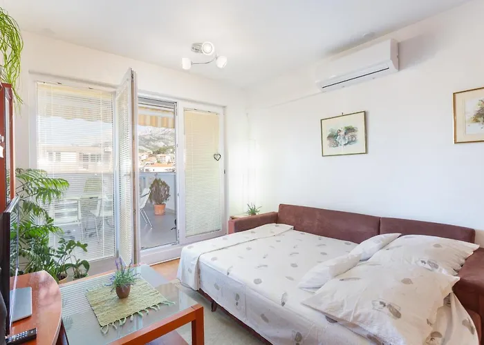 Vlahovic Apartment Makarska